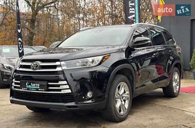 Позашляховик / Кросовер Toyota Highlander 2019 в Чернівцях