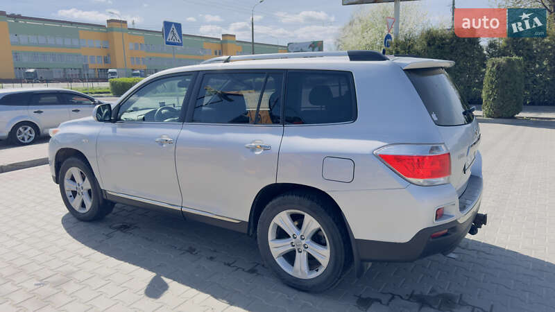 Внедорожник / Кроссовер Toyota Highlander 2011 в Львове