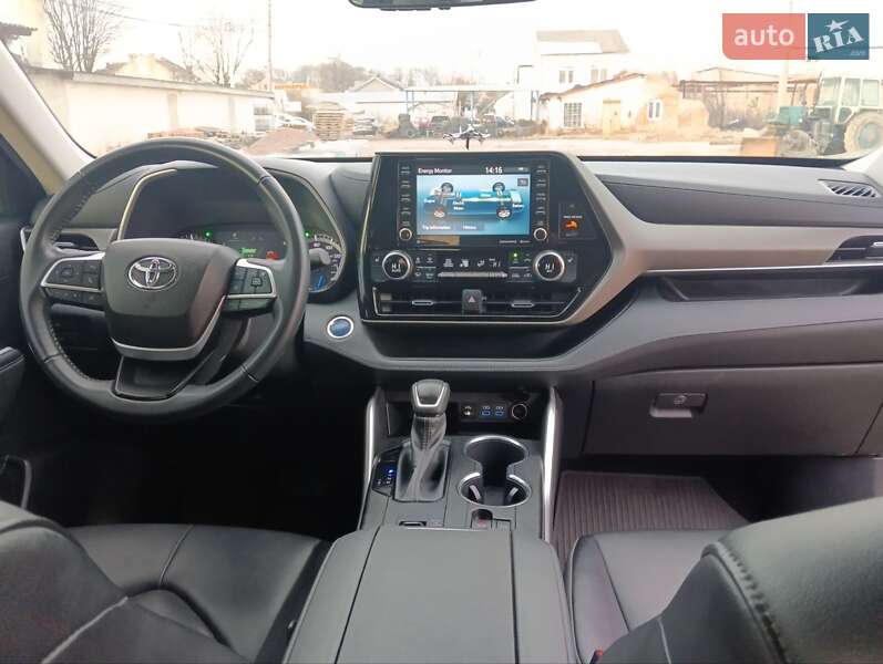 Внедорожник / Кроссовер Toyota Highlander 2022 в Дрогобыче
