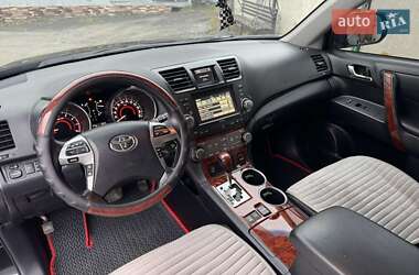 Позашляховик / Кросовер Toyota Highlander 2011 в Чернівцях