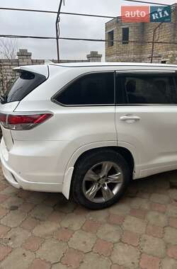 Внедорожник / Кроссовер Toyota Highlander 2014 в Новой Одессе