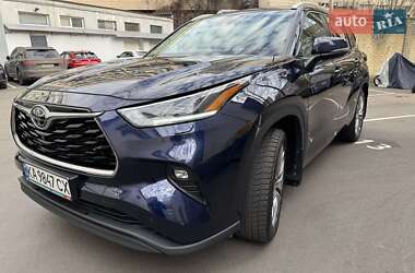 Позашляховик / Кросовер Toyota Highlander 2021 в Києві