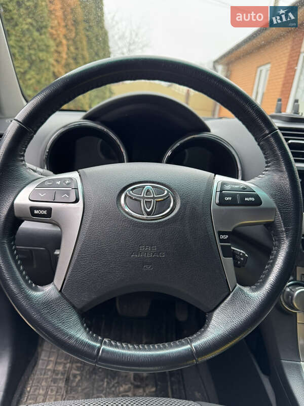 Внедорожник / Кроссовер Toyota Highlander 2011 в Ахтырке фото 52 Внедорожник / Кроссовер Toyota Highlander 2011 в Ахтырке