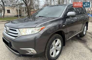 Позашляховик / Кросовер Toyota Highlander 2013 в Охтирці