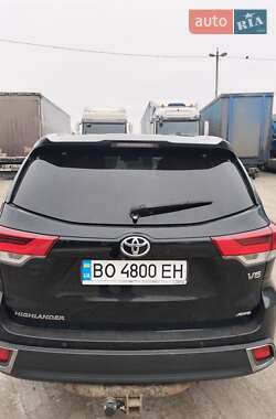 Внедорожник / Кроссовер Toyota Highlander 2017 в Тернополе