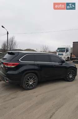 Внедорожник / Кроссовер Toyota Highlander 2017 в Тернополе