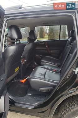 Внедорожник / Кроссовер Toyota Highlander 2010 в 