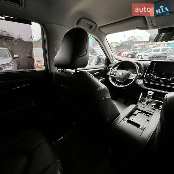 Позашляховик / Кросовер Toyota Highlander 2020 в Чернігові