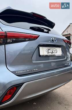 Позашляховик / Кросовер Toyota Highlander 2020 в 