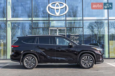 Позашляховик / Кросовер Toyota Highlander 2020 в Дніпрі