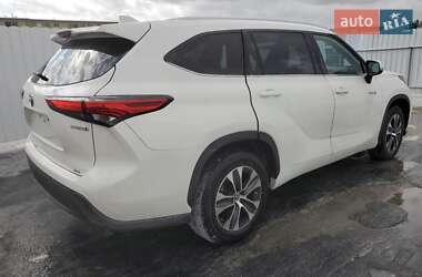 Внедорожник / Кроссовер Toyota Highlander 2021 в Ивано-Франковске