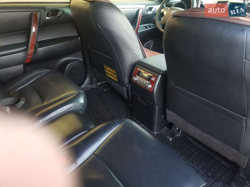 Внедорожник / Кроссовер Toyota Highlander 2012 в Киеве