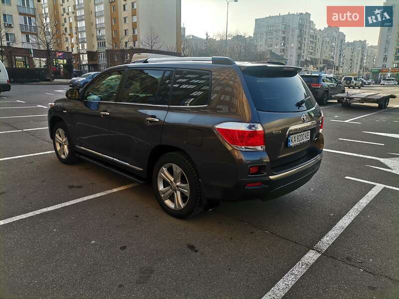 Внедорожник / Кроссовер Toyota Highlander 2012 в Киеве