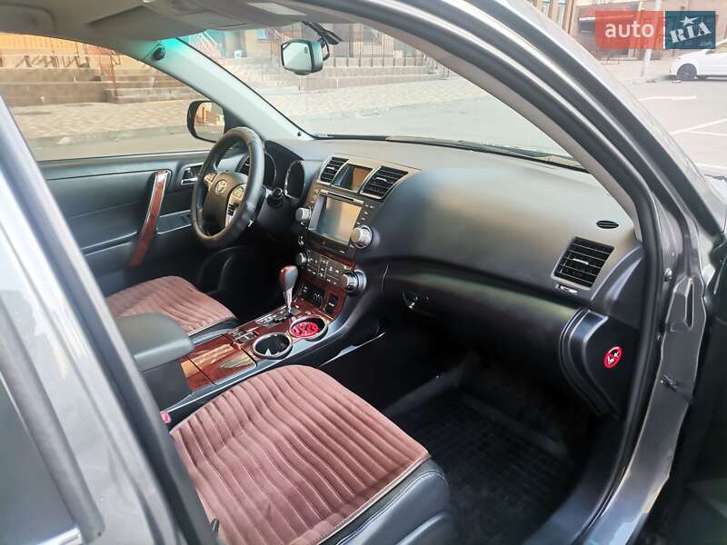 Внедорожник / Кроссовер Toyota Highlander 2012 в Киеве
