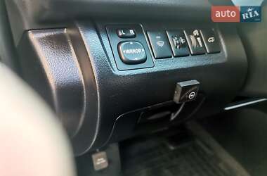 Внедорожник / Кроссовер Toyota Highlander 2012 в 