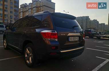 Внедорожник / Кроссовер Toyota Highlander 2012 в 