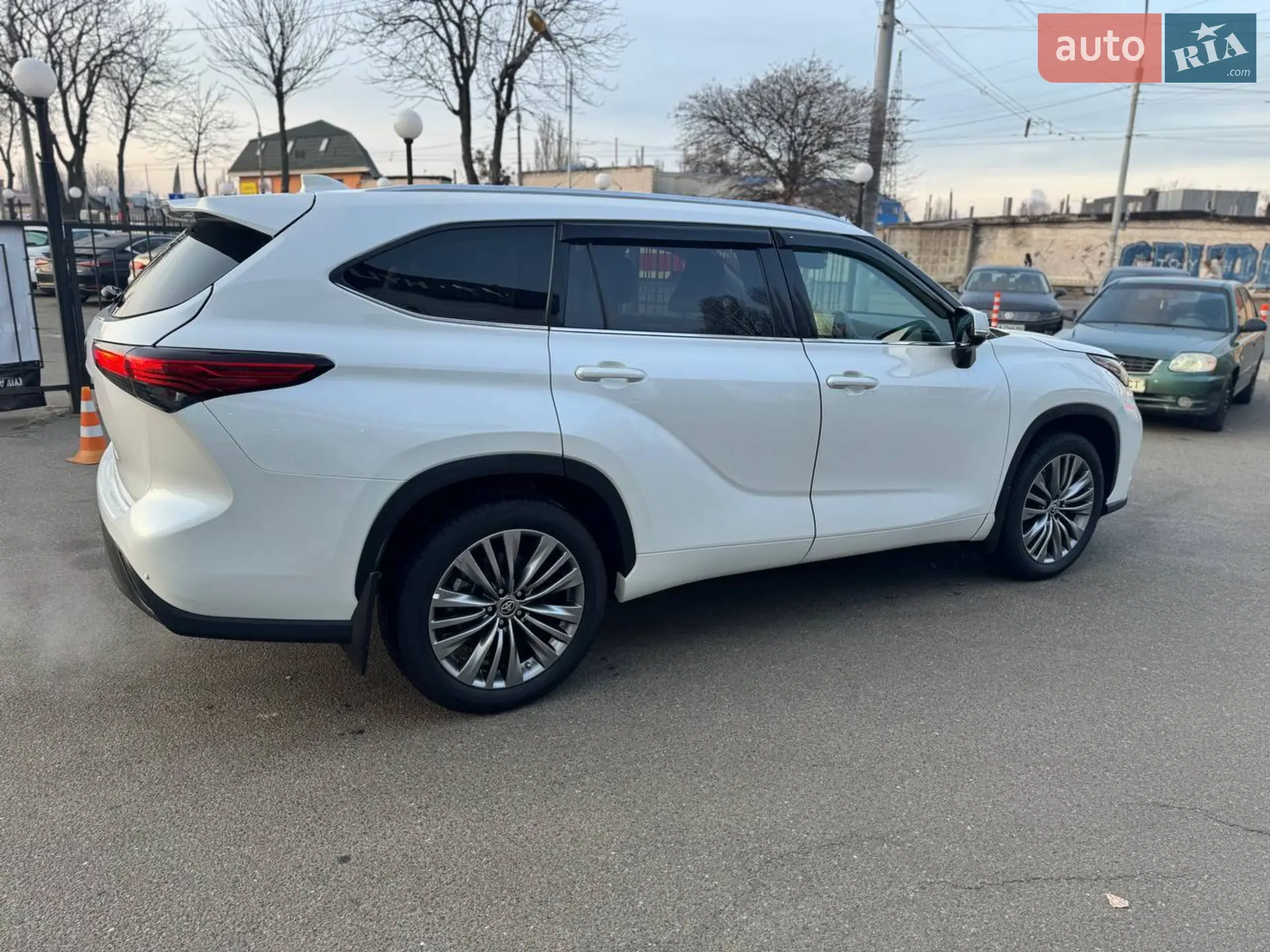 2020 Toyota Highlander - мініатюра 3