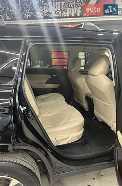Внедорожник / Кроссовер Toyota Highlander 2021 в 