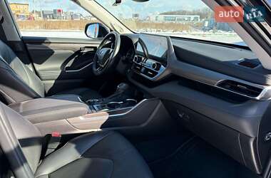 Внедорожник / Кроссовер Toyota Highlander 2022 в 