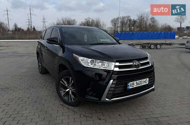 Внедорожник / Кроссовер Toyota Highlander 2016 в 
