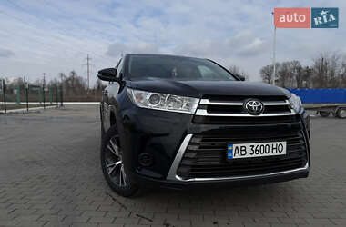 Внедорожник / Кроссовер Toyota Highlander 2016 в 