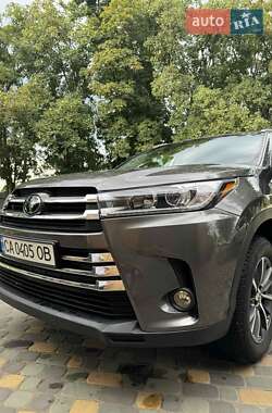 Позашляховик / Кросовер Toyota Highlander 2017 в Черкасах