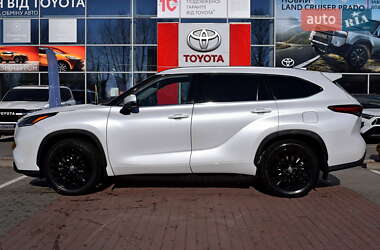 Внедорожник / Кроссовер Toyota Highlander 2023 в Житомире