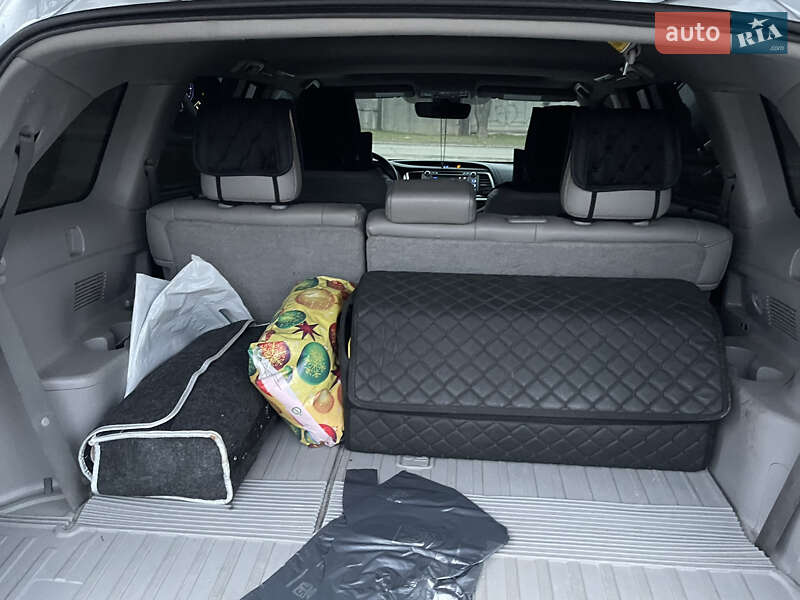 Внедорожник / Кроссовер Toyota Highlander 2018 в Киеве фото 7 Внедорожник / Кроссовер Toyota Highlander 2018 в Киеве