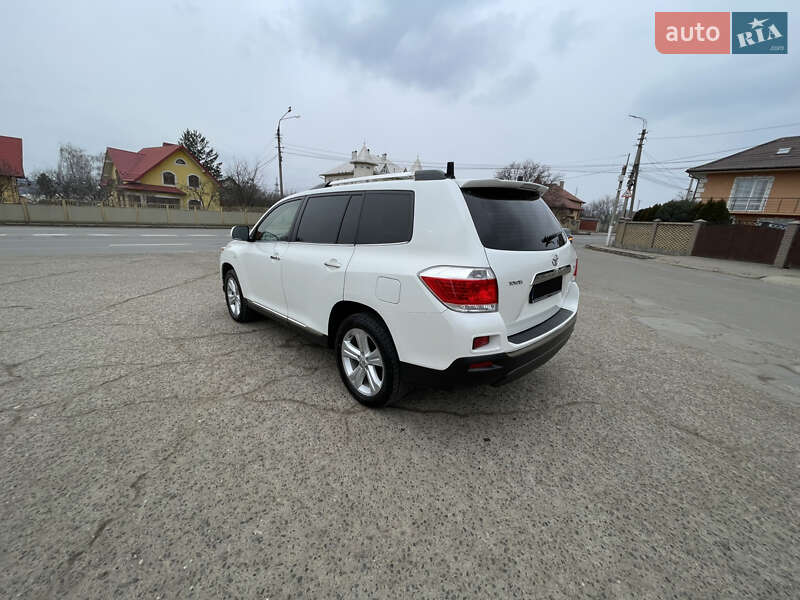 Внедорожник / Кроссовер Toyota Highlander 2012 в Черновцах