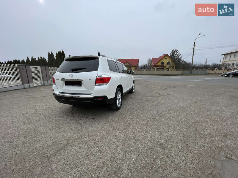 Внедорожник / Кроссовер Toyota Highlander 2012 в Черновцах