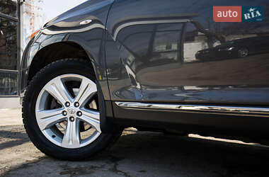 Внедорожник / Кроссовер Toyota Highlander 2011 в Киеве