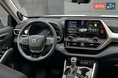 Внедорожник / Кроссовер Toyota Highlander 2024 в Киеве