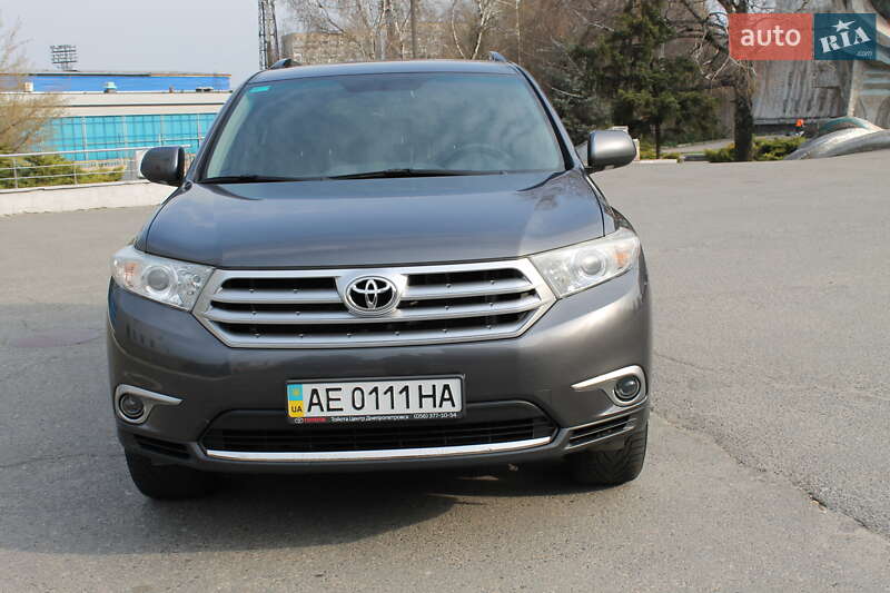 Внедорожник / Кроссовер Toyota Highlander 2011 в Днепре