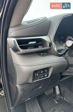 Внедорожник / Кроссовер Toyota Highlander 2022 в 