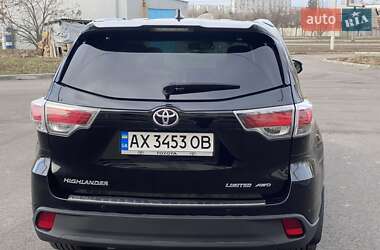 Позашляховик / Кросовер Toyota Highlander 2015 в 