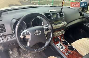 Внедорожник / Кроссовер Toyota Highlander 2012 в Подольске