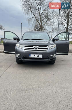 Внедорожник / Кроссовер Toyota Highlander 2011 в 