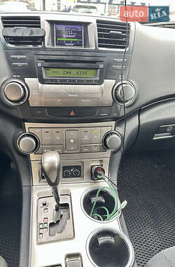 Внедорожник / Кроссовер Toyota Highlander 2011 в 