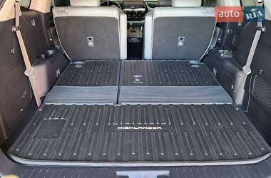 Внедорожник / Кроссовер Toyota Highlander 2022 в 