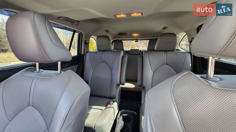 Позашляховик / Кросовер Toyota Highlander 2022 в Черкасах
