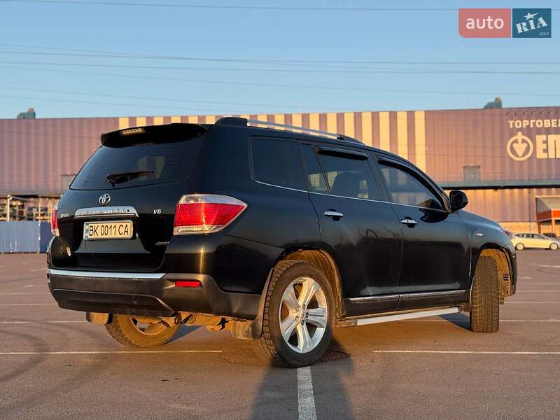 Внедорожник / Кроссовер Toyota Highlander 2010 в Ровно