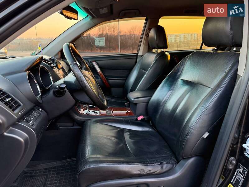 Внедорожник / Кроссовер Toyota Highlander 2010 в Ровно