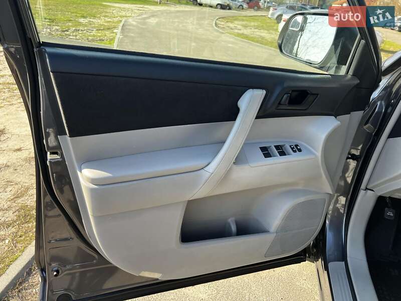 Внедорожник / Кроссовер Toyota Highlander 2012 в Киеве