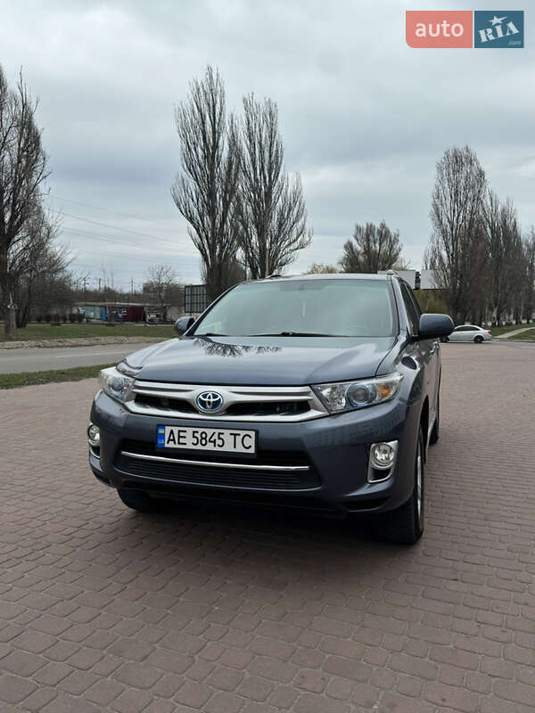 Внедорожник / Кроссовер Toyota Highlander 2013 в Каменском фото 2 Внедорожник / Кроссовер Toyota Highlander 2013 в Каменском