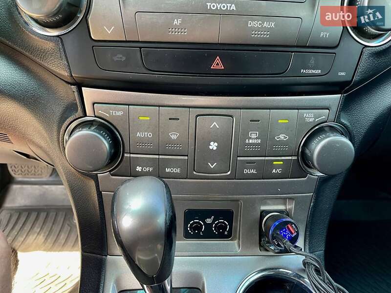 Позашляховик / Кросовер Toyota Highlander 2010 в Павлограді