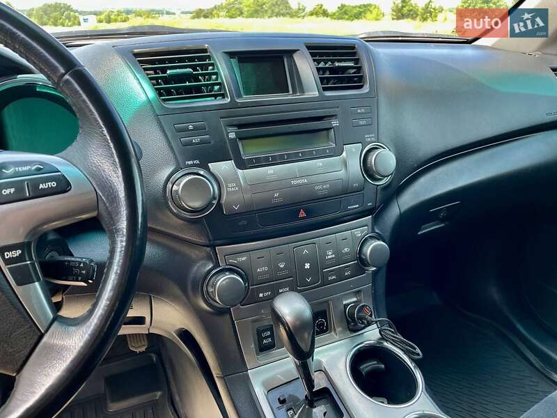 Позашляховик / Кросовер Toyota Highlander 2010 в Павлограді