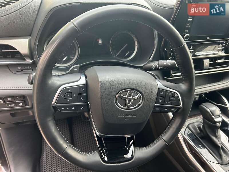 Внедорожник / Кроссовер Toyota Highlander 2020 в Любешове