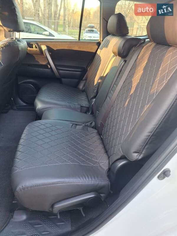 Внедорожник / Кроссовер Toyota Highlander 2011 в Килии