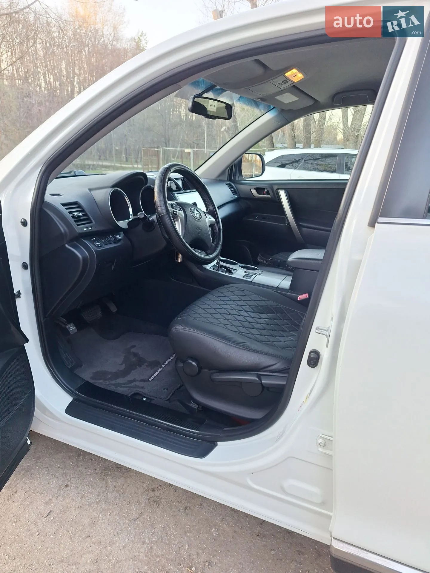 2011 Toyota Highlander - мініатюра 24