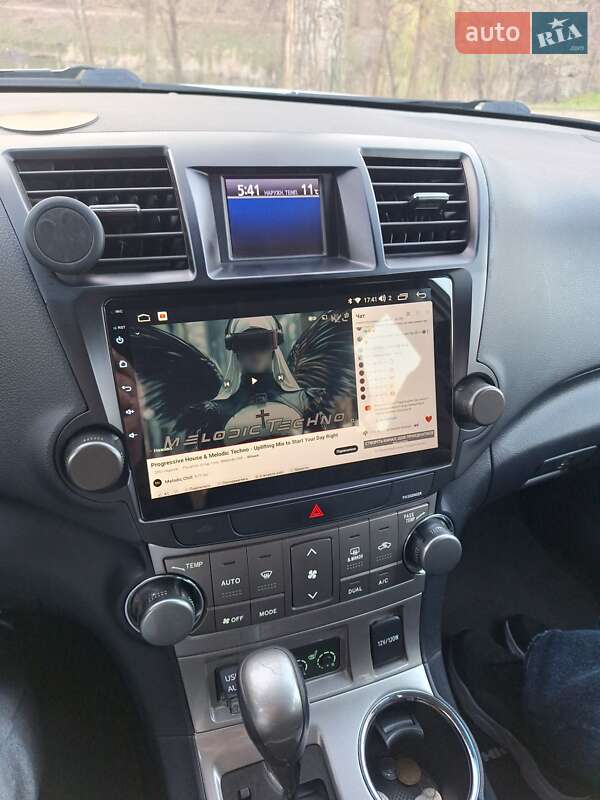 Внедорожник / Кроссовер Toyota Highlander 2011 в Килии